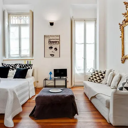 Delightful And Large Loft In Porta Romana Apartment *